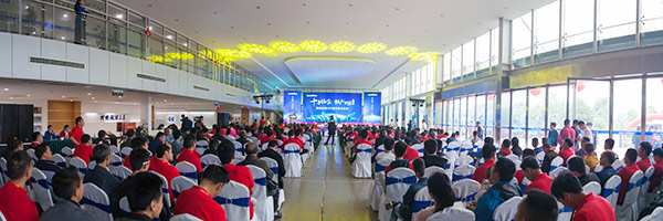 红四月，优游国际智能挖掘机促销会节节攀升