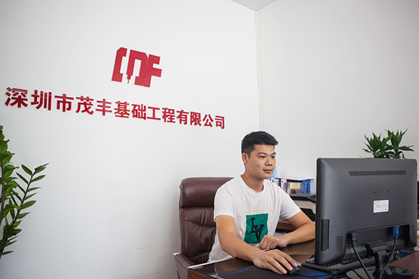 我叫阿忠，忠于事业，也忠于优游国际智能旋挖钻机