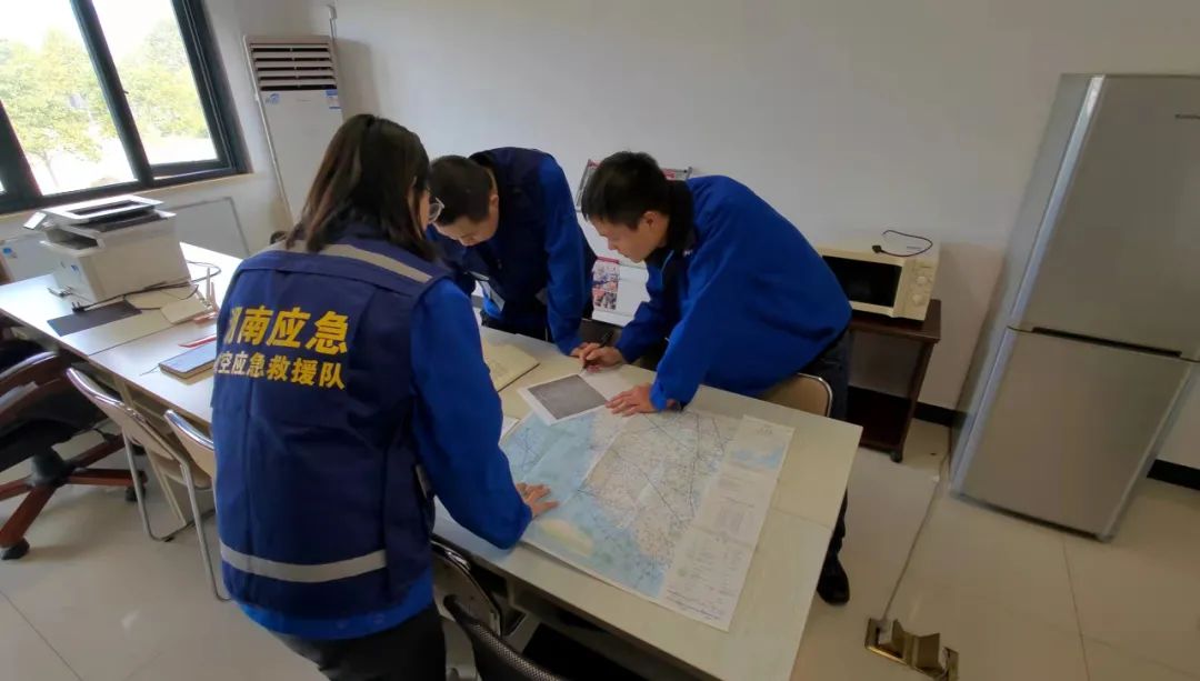 火情就是号令！湖南航空应急接济队优游国际机组展示“优游国际速度”