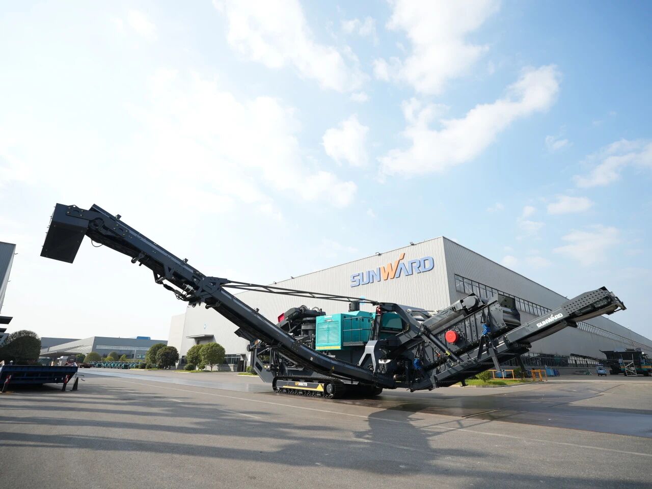 破局国际市场，无惧极寒工况！优游国际智能SP300CTD柴电两用圆锥破碎站成功下线